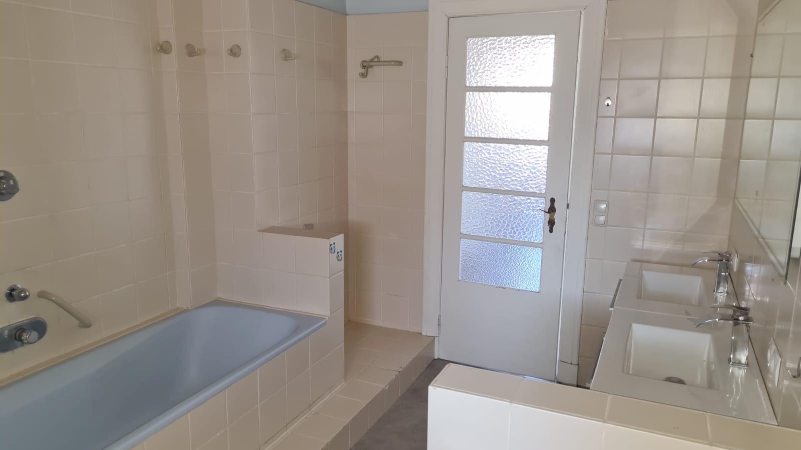 Bad - Wohnung OG