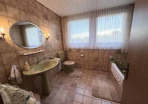 Badezimmer OG links