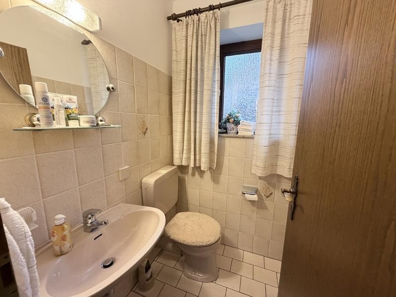 Gäste-WC rechts