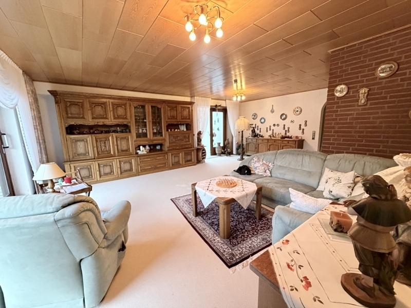 Wohn- und Esszimmer rechts