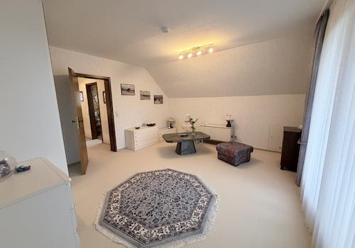 Schlafzimmer OG links
