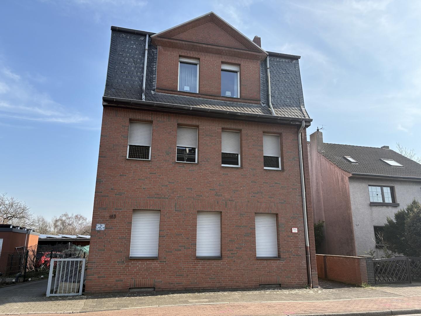 Straßenansicht