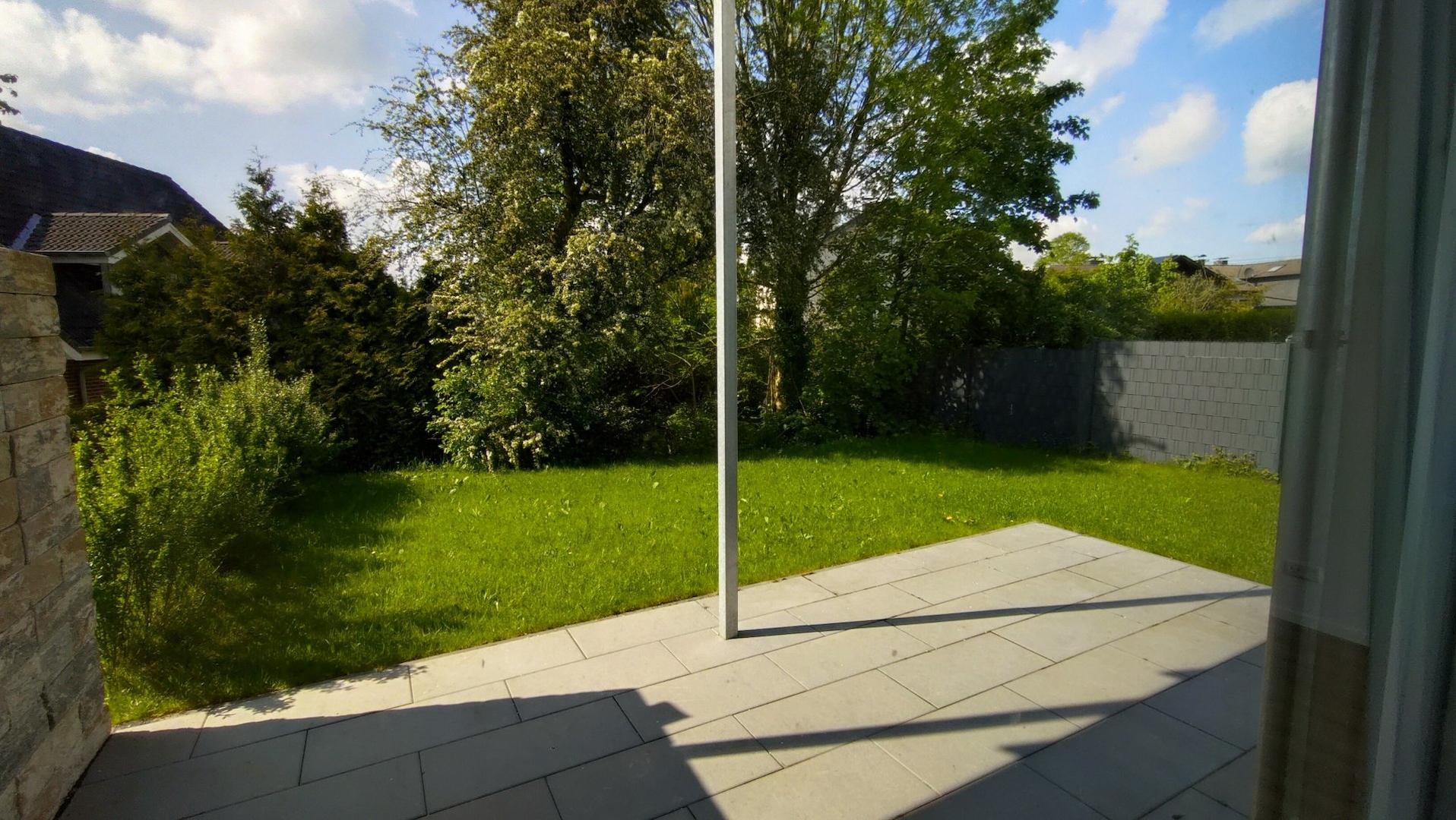 Terrasse + Gartenanteil