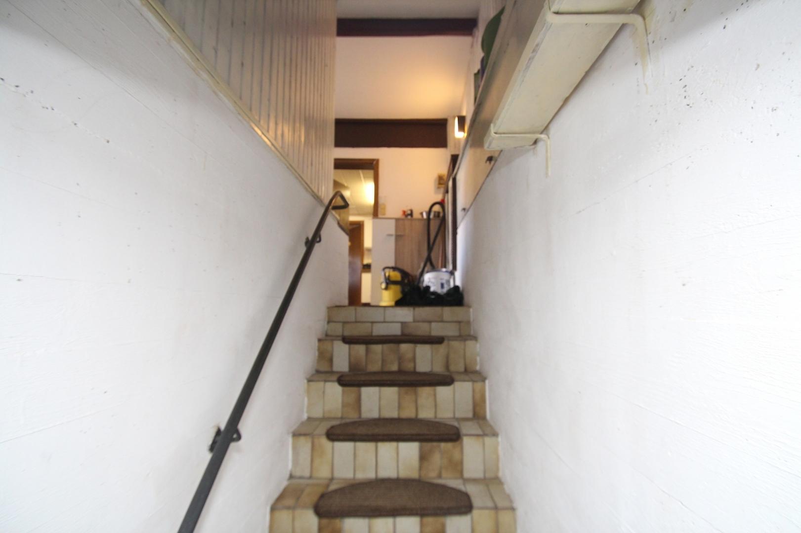 EG_Treppe_zum_HWR