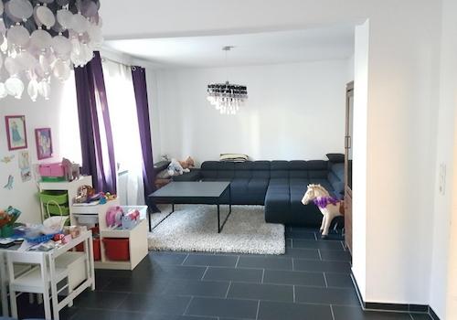 Wohnzimmer mit Kamin Bild 1