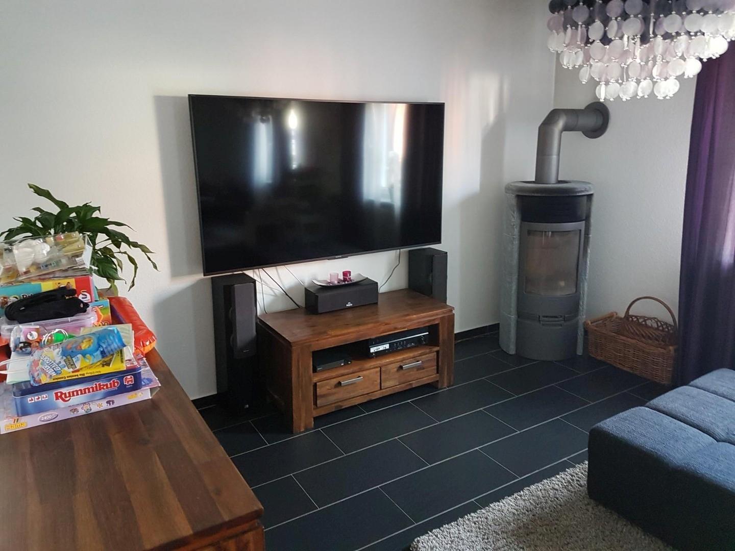 Wohnzimmer mit Kamin Bild 2