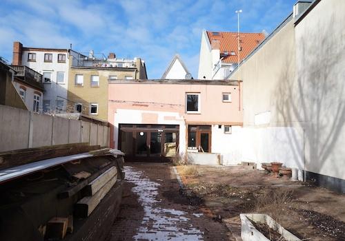 Hofansicht Blick zum Haus