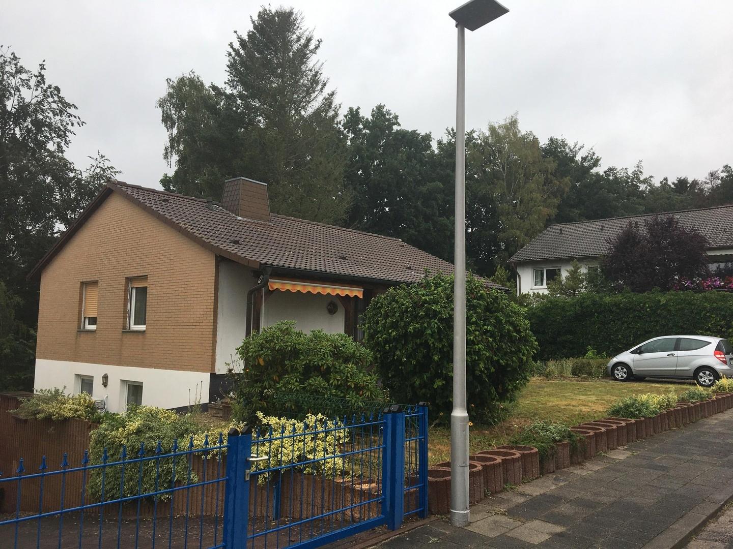 Seite links - Straßenseite