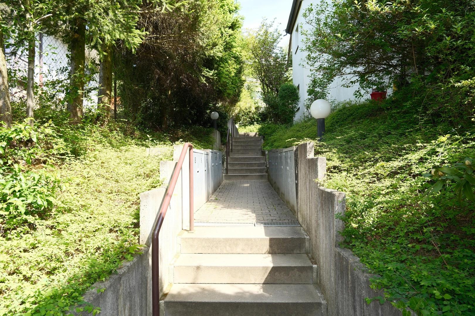 Weg zum Hauseingang