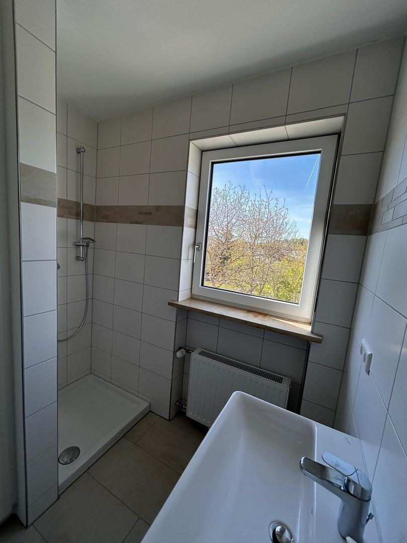 Bad mit Dusche EG