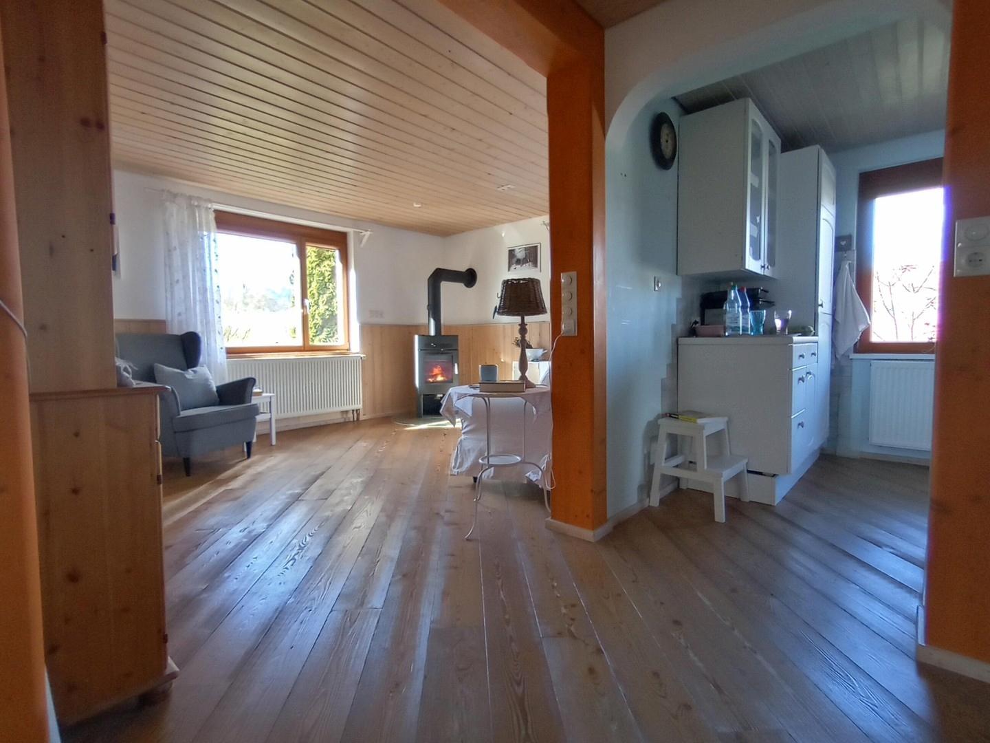 Wohnzimmer, Küche UG