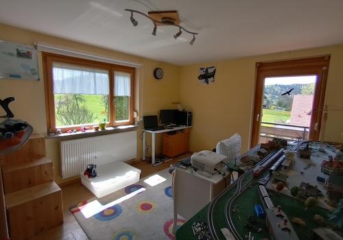 Zimmer 1 OG Balkonzugang
