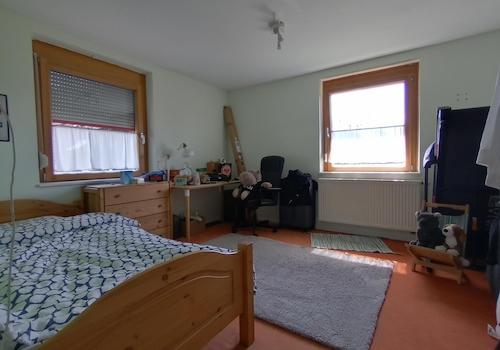 Zimmer 2 OG