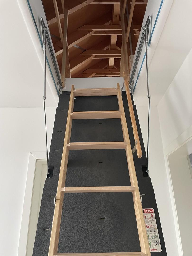 OG - Treppenaufgang Dachboden 