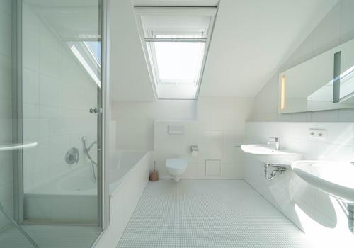 Bad mit Badewanne