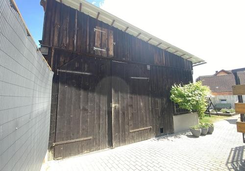 Als Garage nutzbare Scheune
