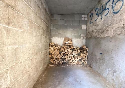 Blick in den Holzvorratsraum
