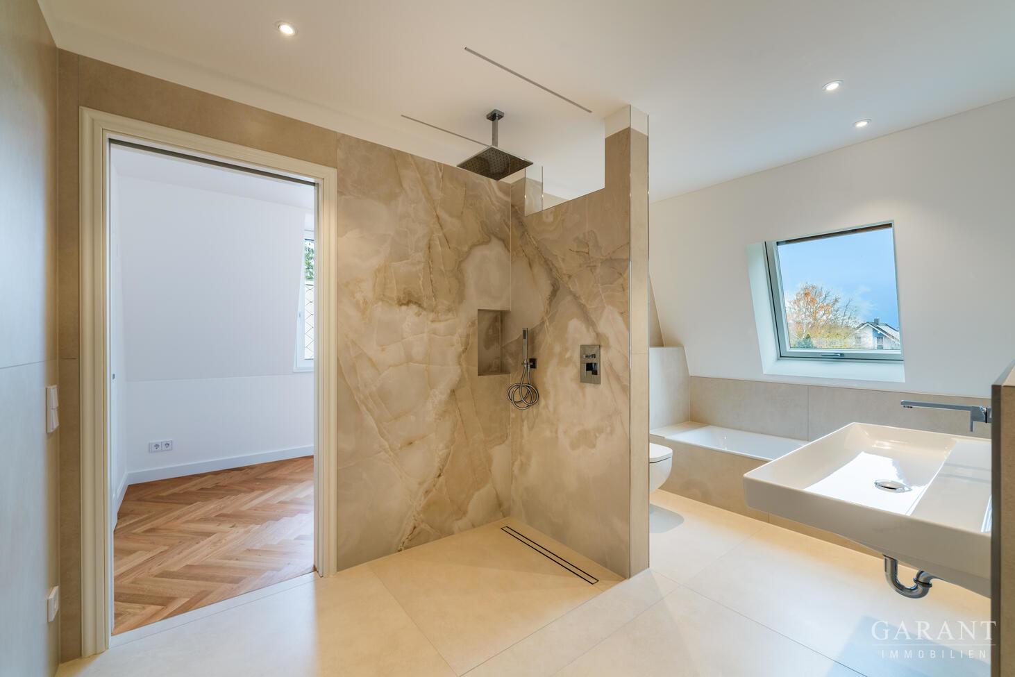 Master-Badezimmer