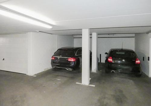 Garage & 2 Stellplätze