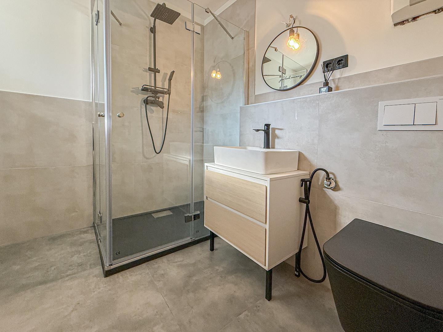 modernes Duschbad