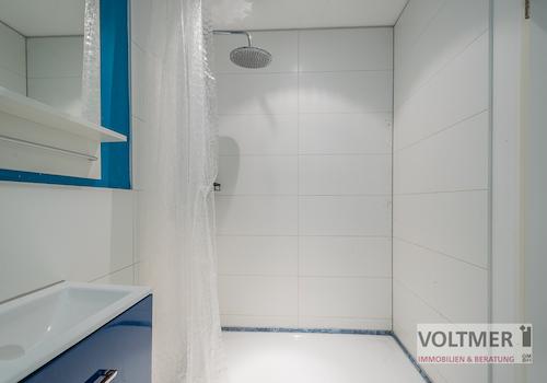 Badezimmer mit Dusche