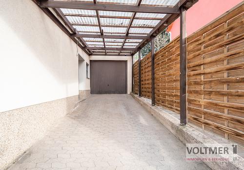 Carport / Einfahrt Garage
