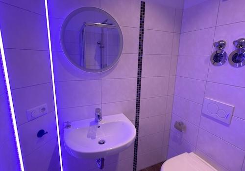 eigenes privates Badezimmer
