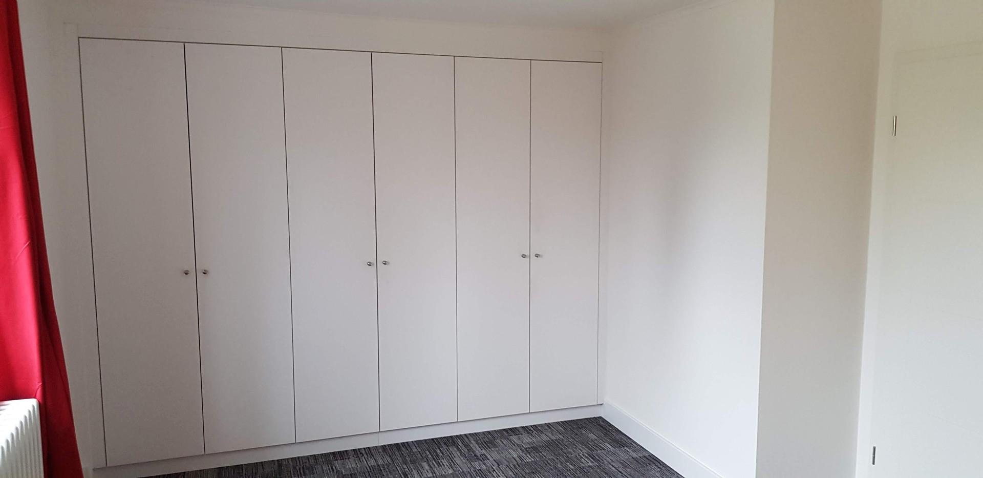 Wandschrank (Schlafzimmer 1)