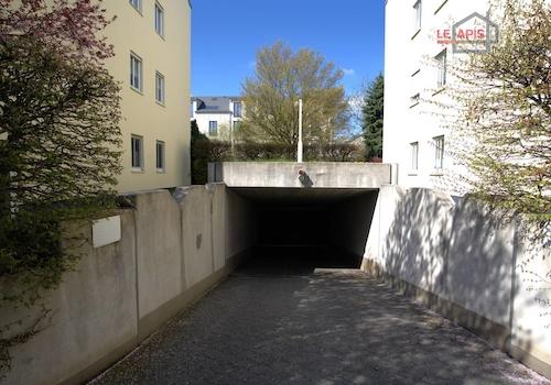 Tiefgarageneinfahrt