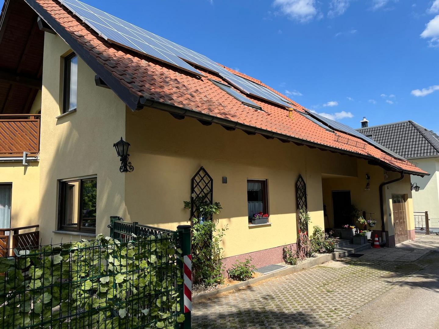 Hauseingang am Nachmittag
