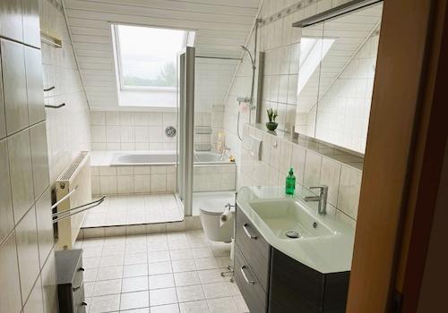 Badezimmer Wanne Dusche