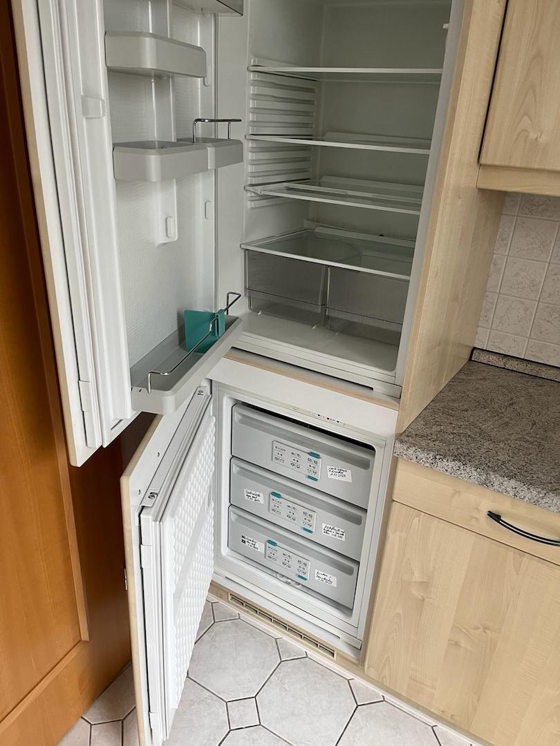 Kühlschrank-Frost-Kombi