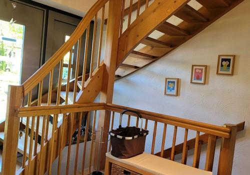 Treppe zum 1. OG und Keller