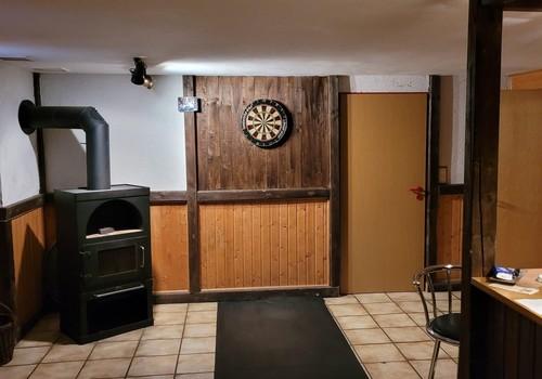 Partykeller mit Kamin