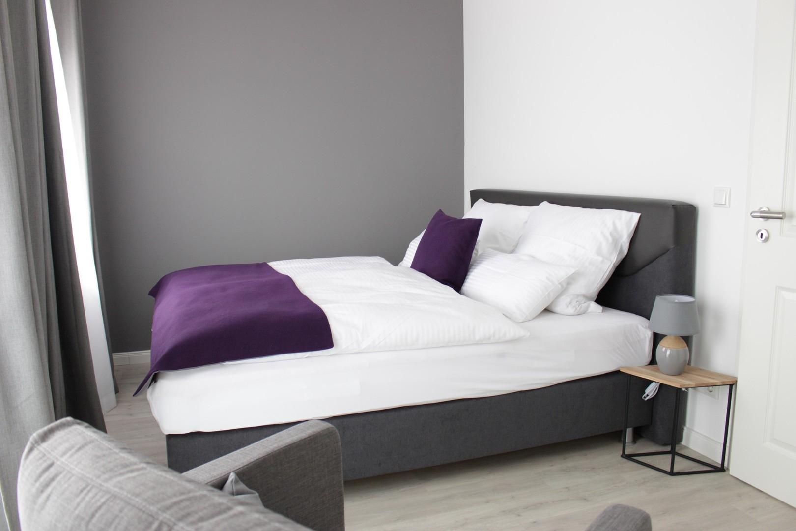 Schlafzimmer EG Whg re. Haus