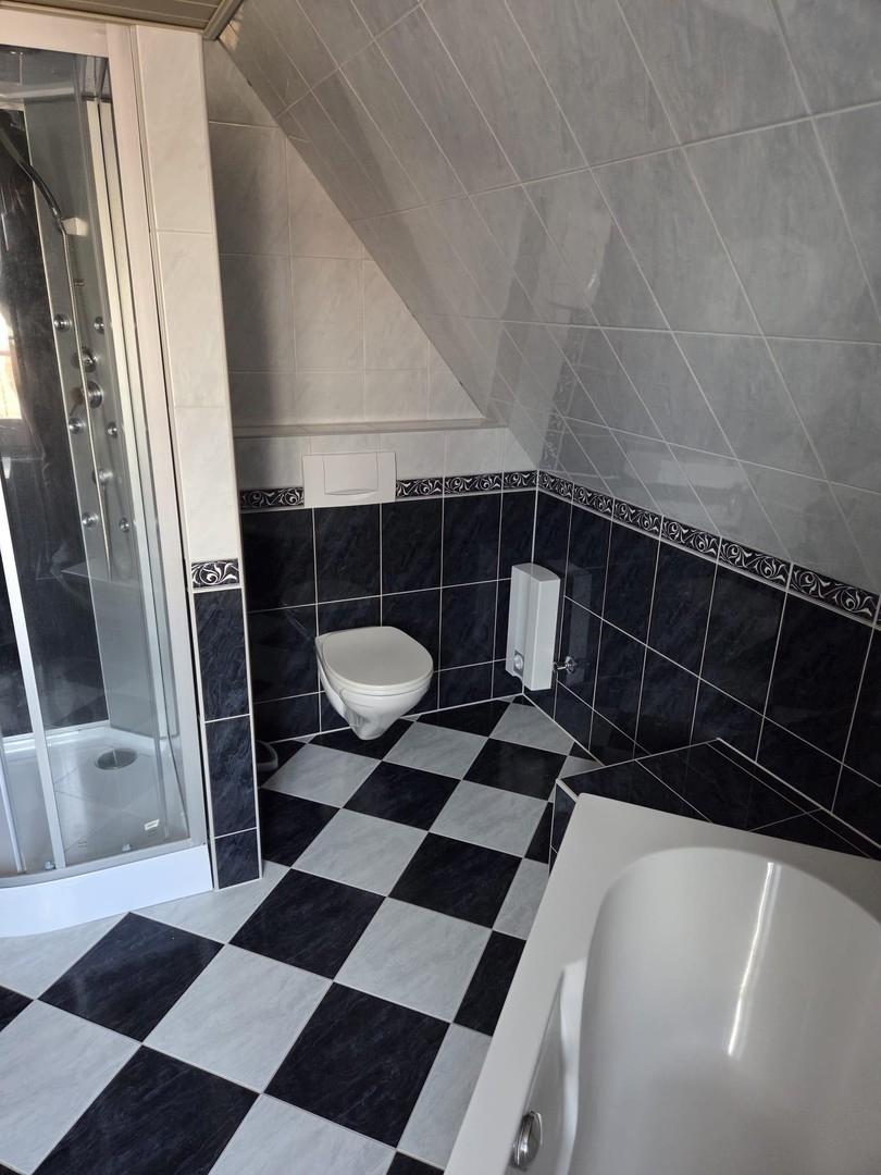 DG: Badezimmer (3/3)