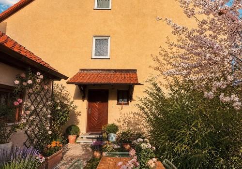 Westansicht vom Garten aus