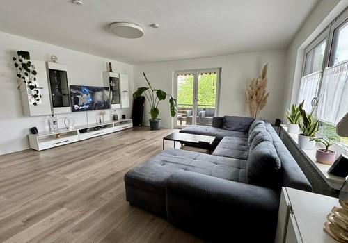 Zimmer mit Balkon