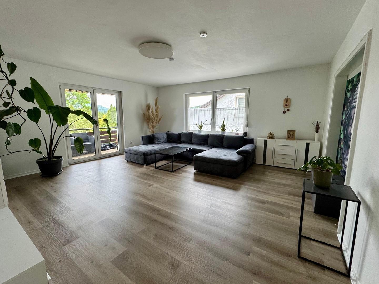 Zimmer mit Balkon