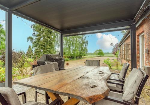 Überdachte Terrasse