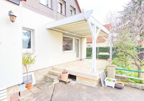 Terrasse mit Überdachung