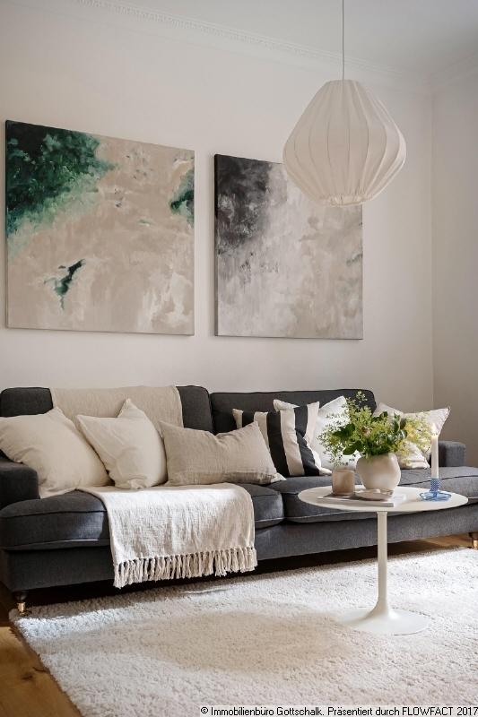 Wohnzimmer, möblierungsvorschlag mit Sofa und 2 Bildern
