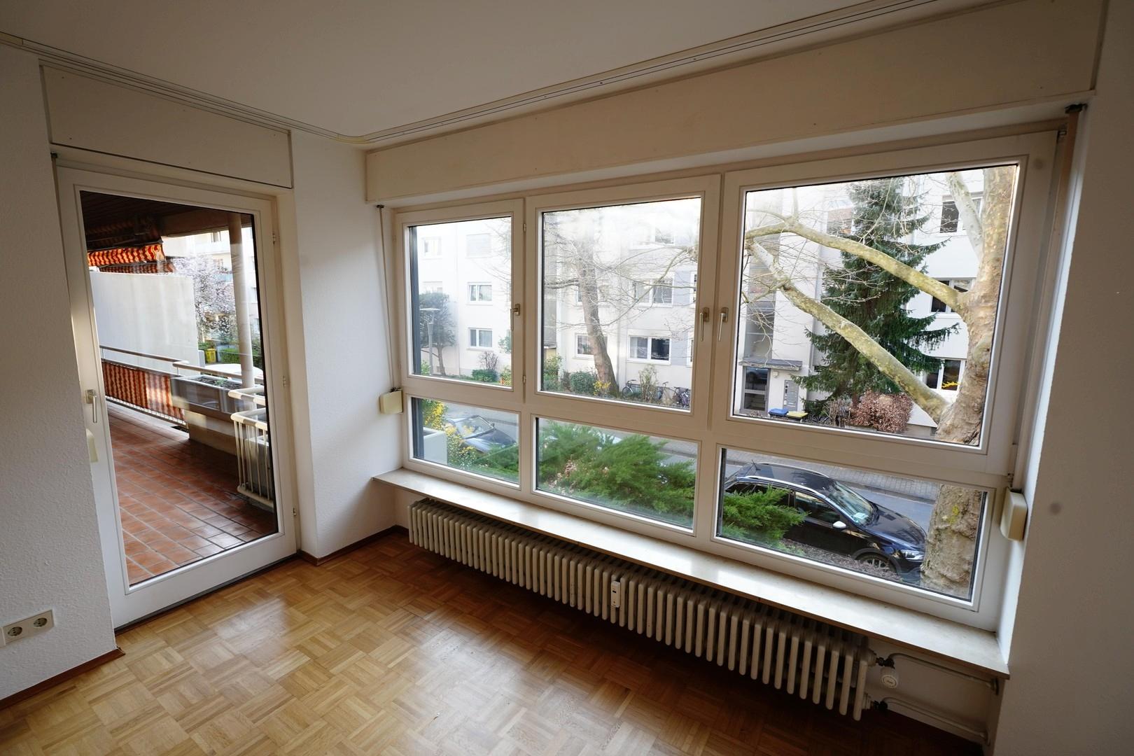 Wohnzimmer Gang zum Balkon