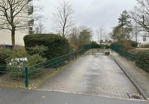 Tiefgarageneinfahrt