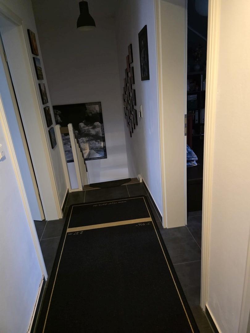 Flur OG, Richtung Treppe