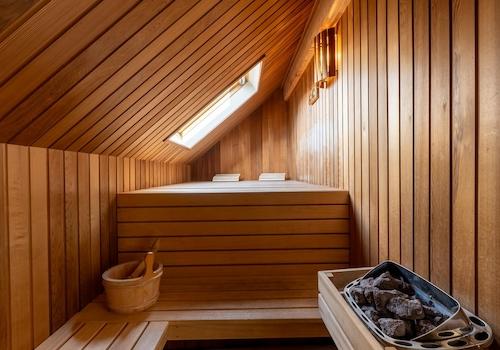 Sauna mit Liegepodest