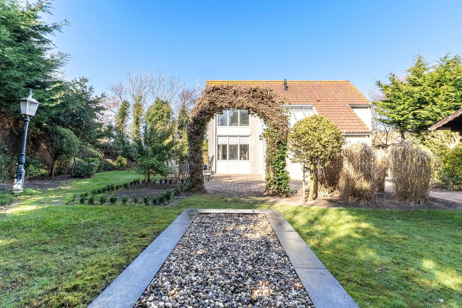 Blick vom Garten aufs Haus