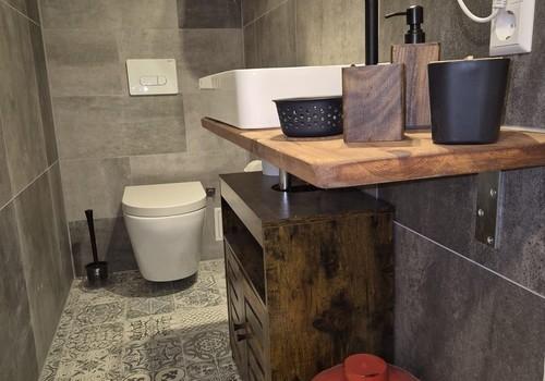 Toilette, separat abschließbar