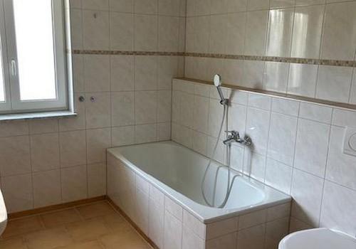 Bad 2  Wanne/WC