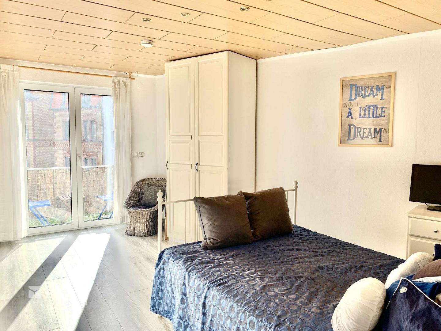 Schlafzimmer-2. OG.